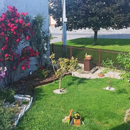 Utulny Privat Velky Meder Exterior foto