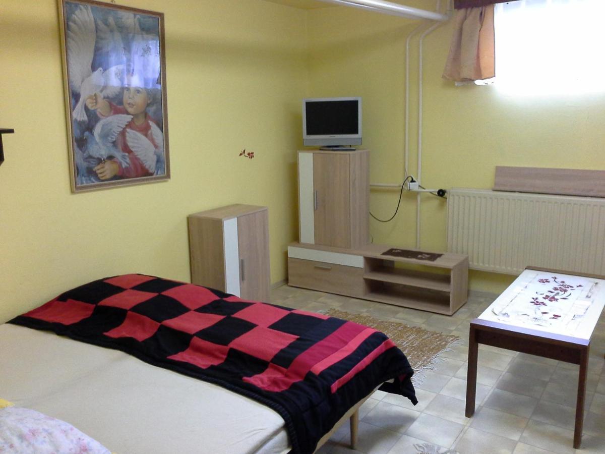 Utulny Privat Velky Meder Exterior foto