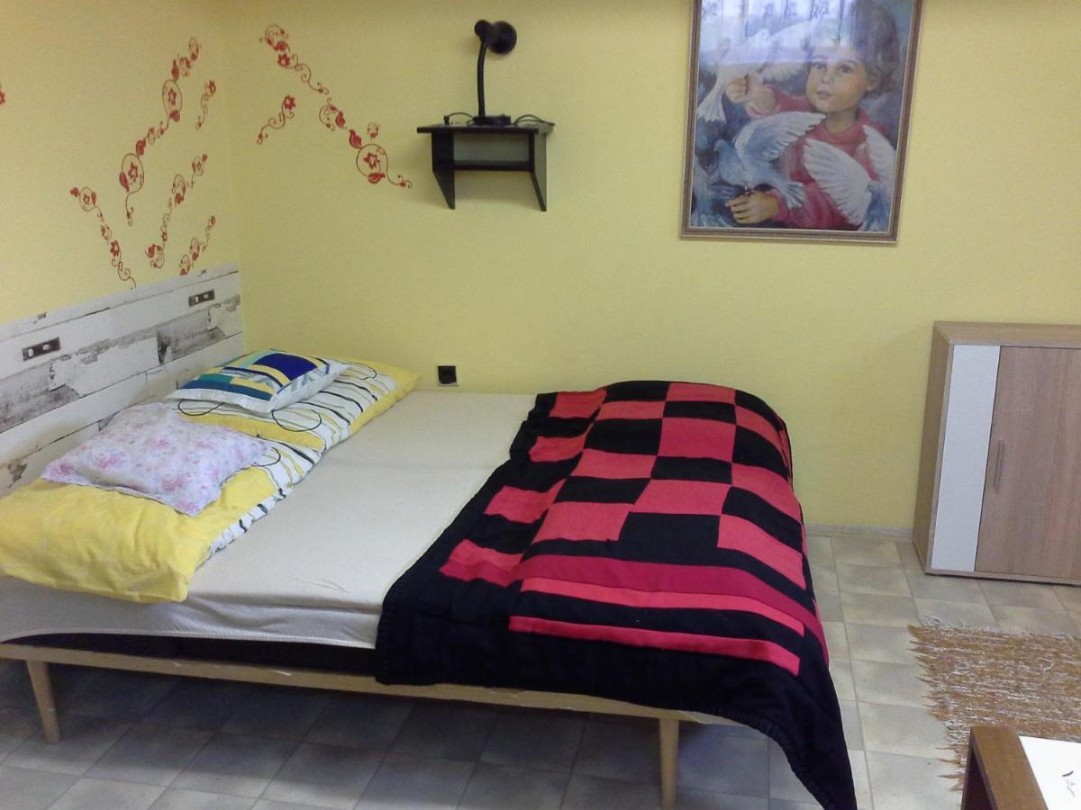 Utulny Privat Velky Meder Exterior foto