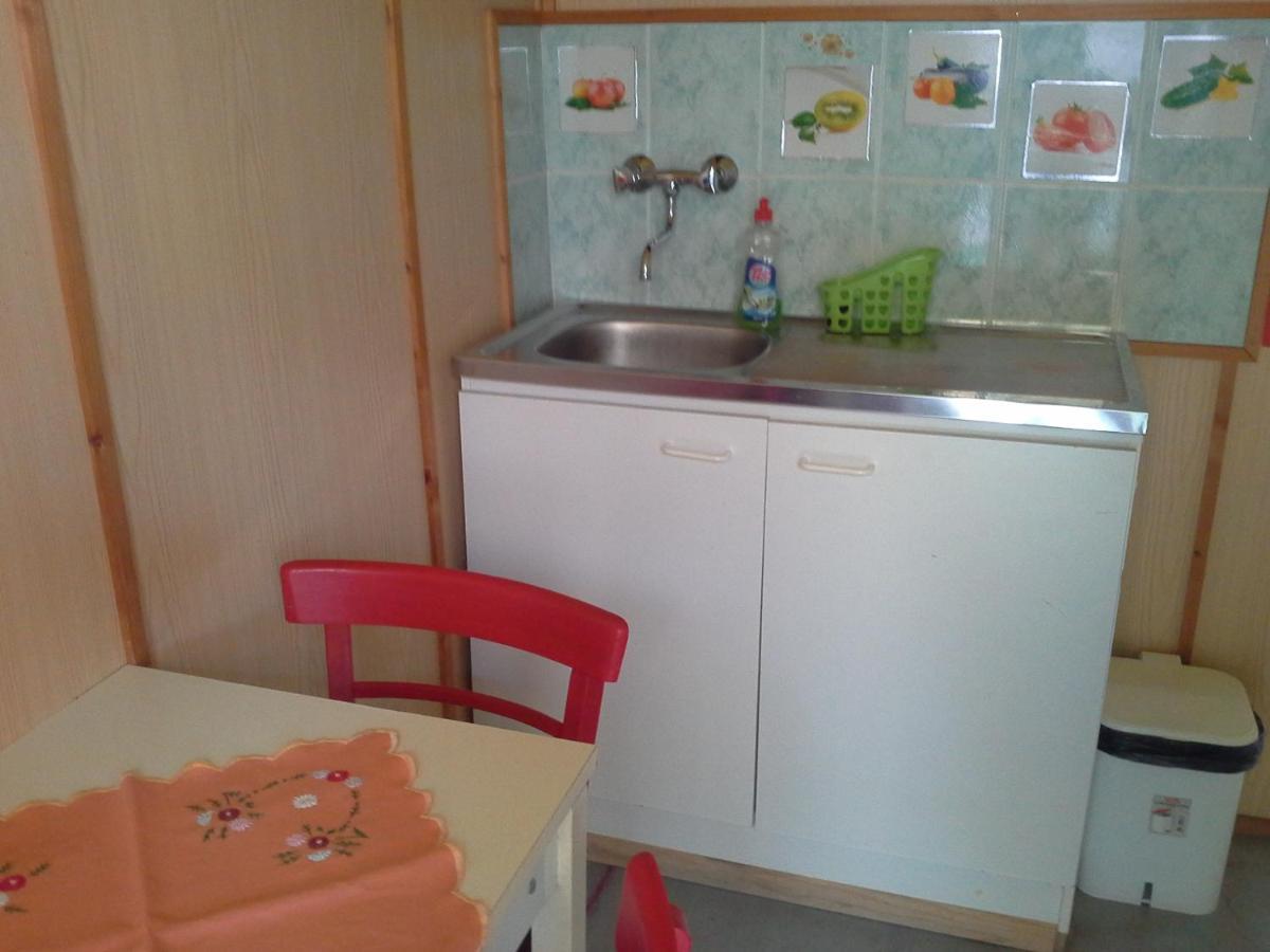 Utulny Privat Velky Meder Exterior foto
