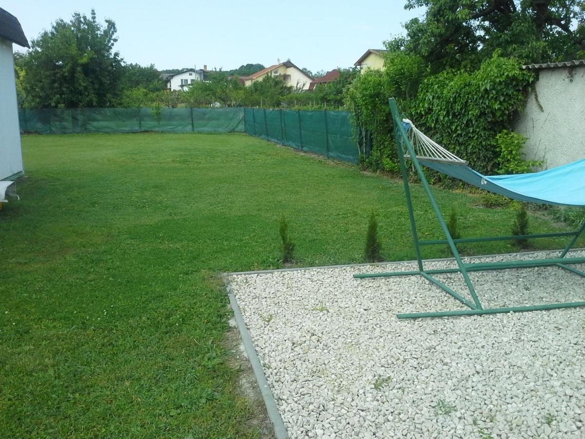 Utulny Privat Velky Meder Exterior foto