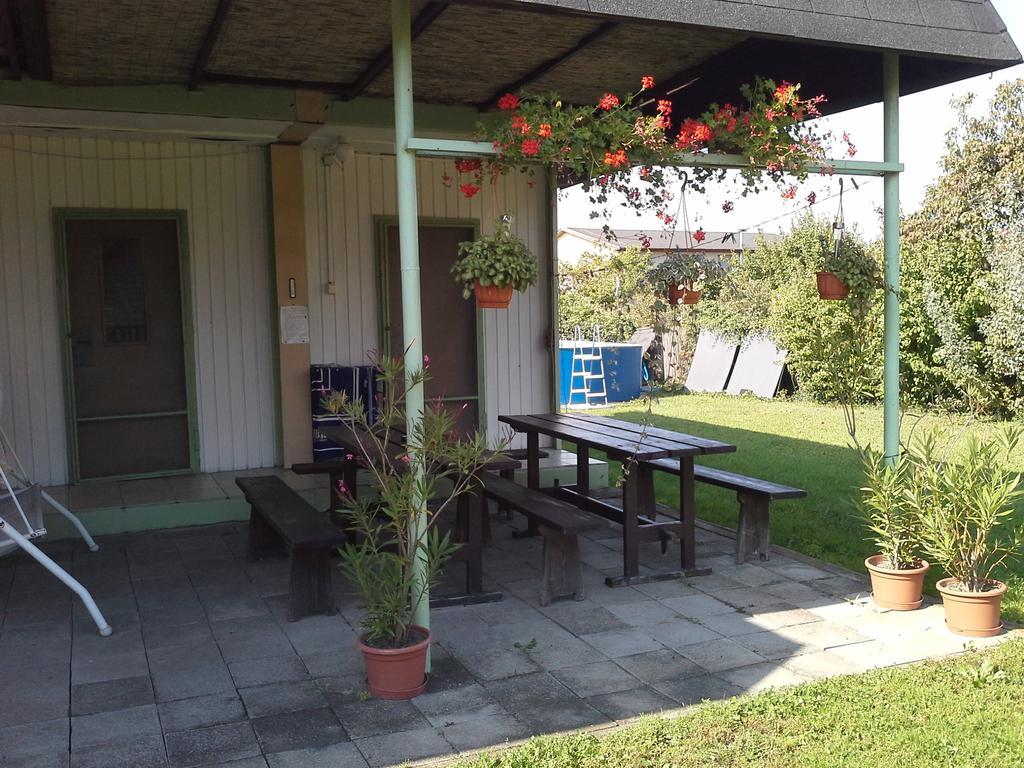Utulny Privat Velky Meder Exterior foto