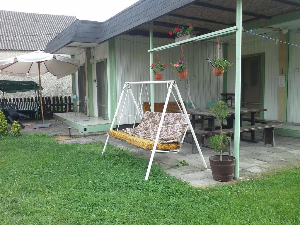 Utulny Privat Velky Meder Exterior foto