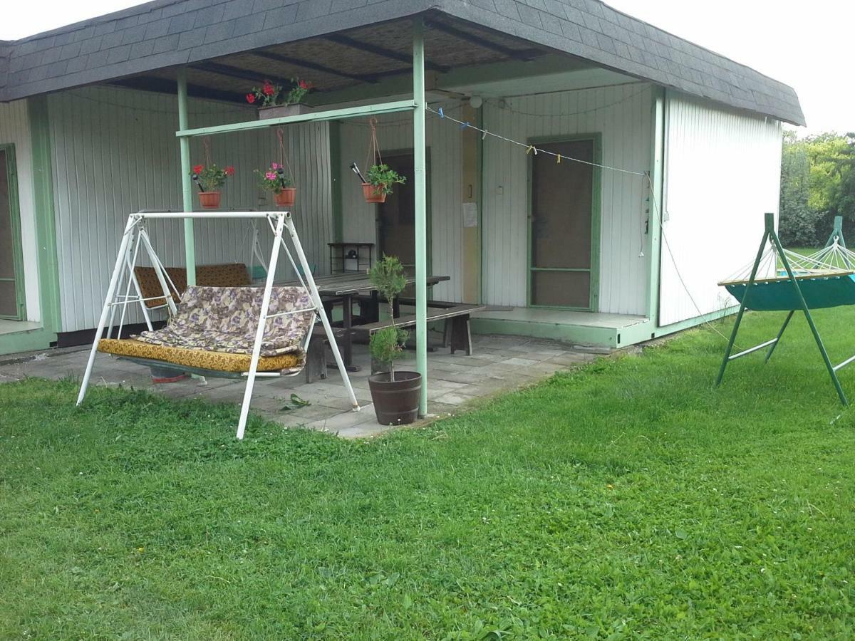 Utulny Privat Velky Meder Exterior foto