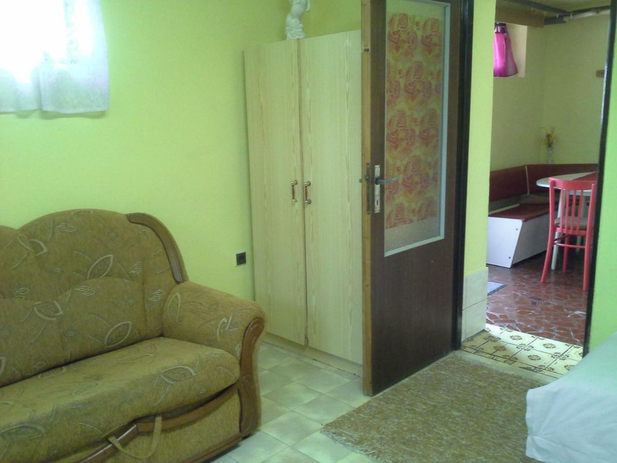 Utulny Privat Velky Meder Exterior foto